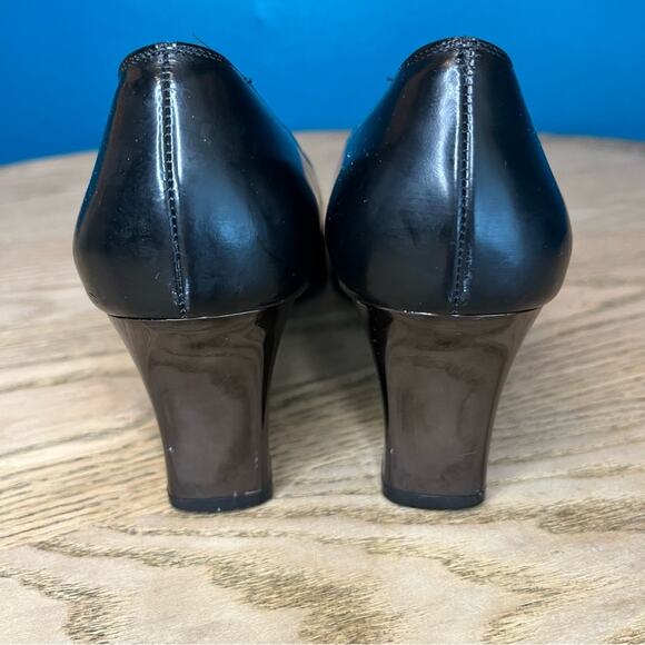 Salvatore Ferragamo Black Leather Pump Metallic Heel Size 8.5 Narrow - Picture 3 of 13